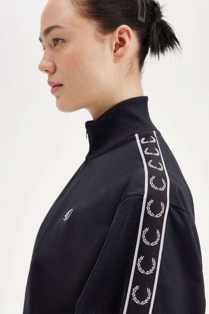 Олимпийка женская Fred Perry Taped Track Jacket