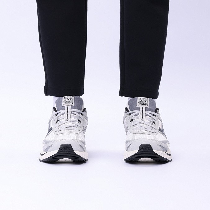 Кроссовки женские Li-Ning Pentium 1000