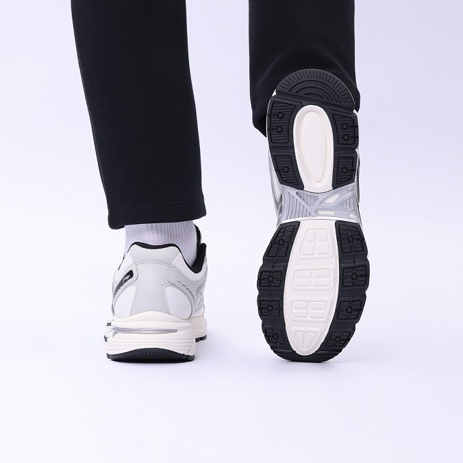 Кроссовки женские Li-Ning Pentium 1000